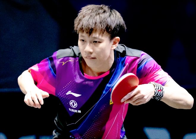 弱的东道主 弱的东道主